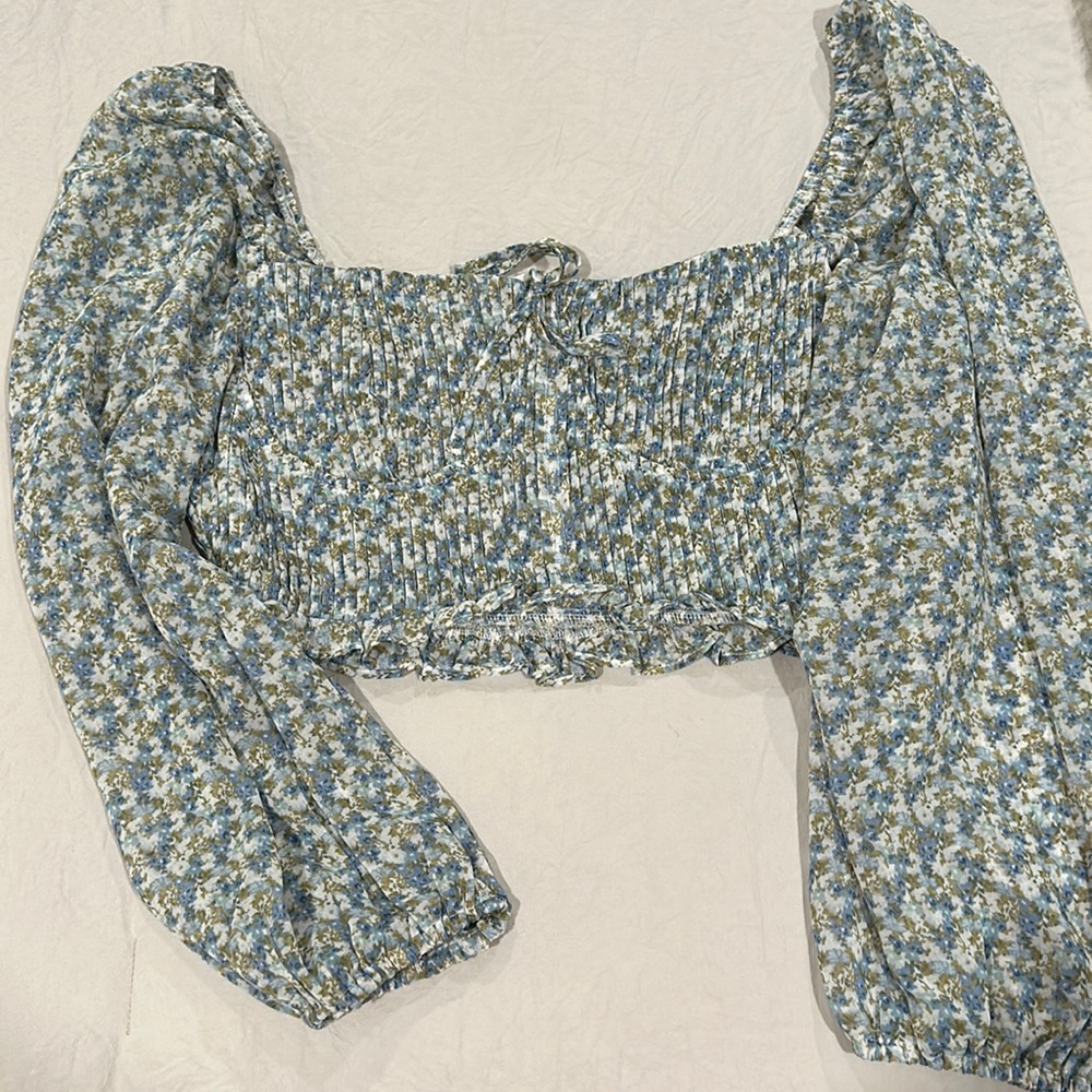 Cropped floral shirt